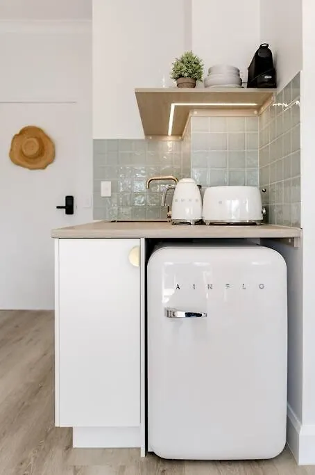 Apartment Coastal Luxe Suite With Pool ~ Walk To Noosa River Noosaville