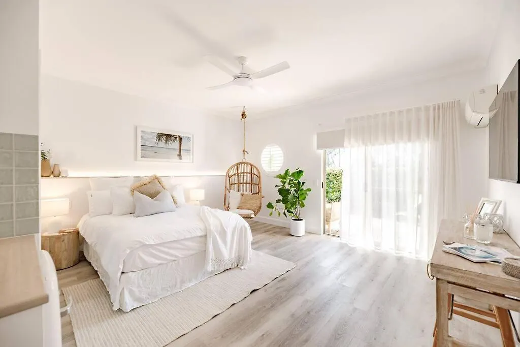 Coastal Luxe Suite With Pool ~ Walk To Noosa River Noosaville Australia
