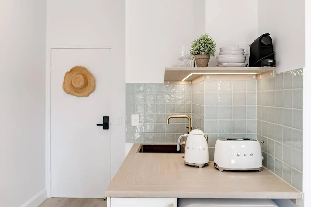 Coastal Luxe Suite With Pool ~ Walk To Noosa River Noosaville Apartment